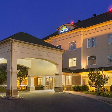 Days Inn By Wyndham Ottawa Airport Eksteriør billede