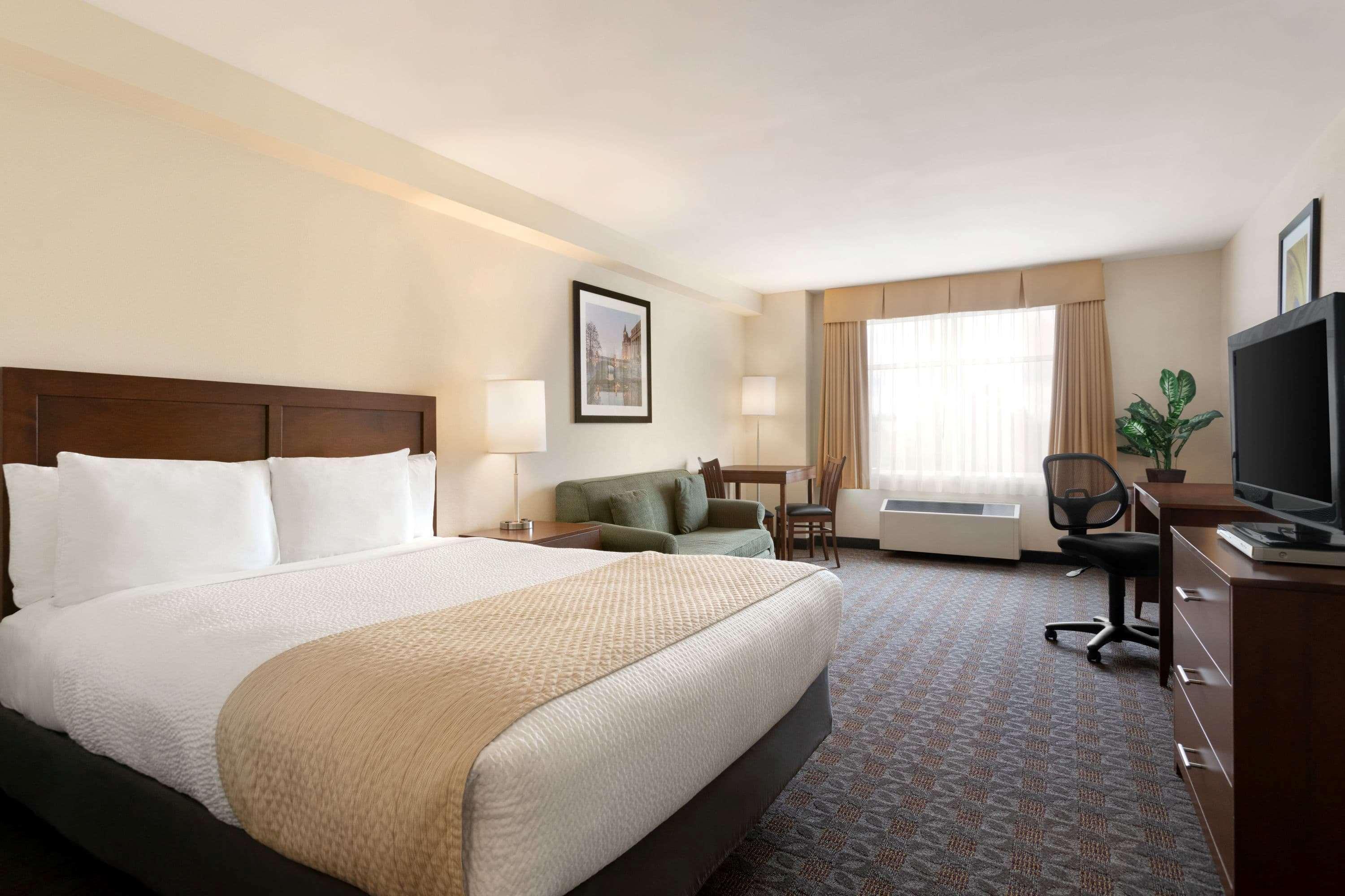 Days Inn By Wyndham Ottawa Airport Eksteriør billede