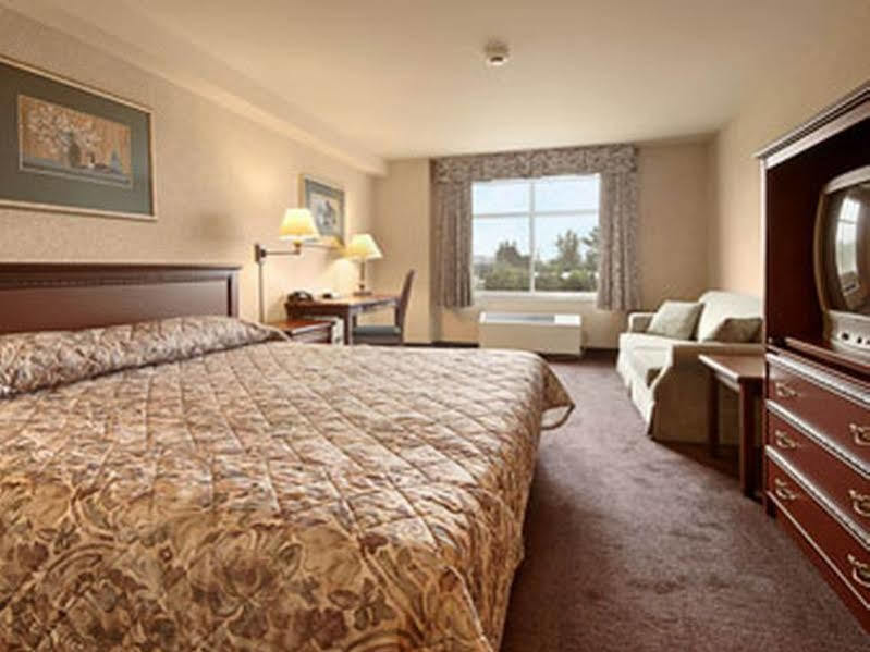 Days Inn By Wyndham Ottawa Airport Eksteriør billede