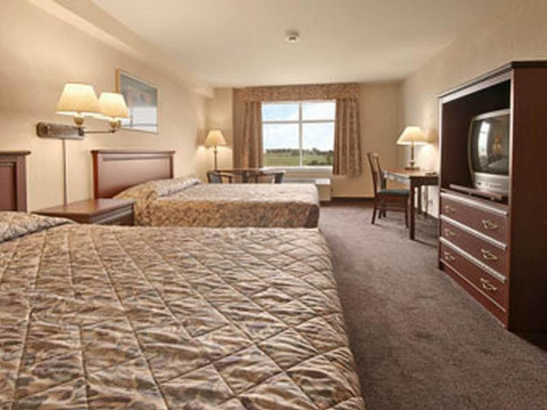 Days Inn By Wyndham Ottawa Airport Eksteriør billede