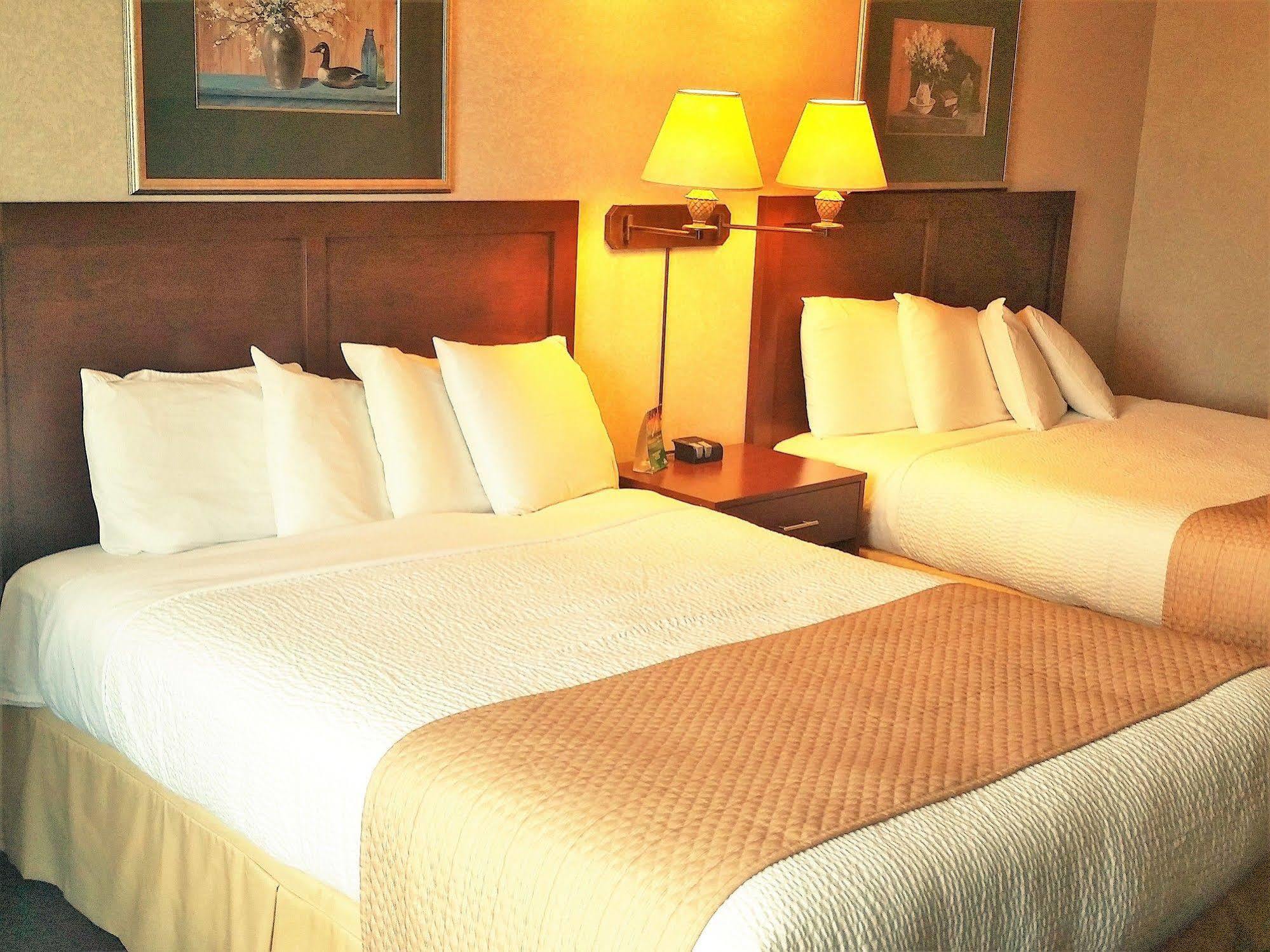 Days Inn By Wyndham Ottawa Airport Eksteriør billede