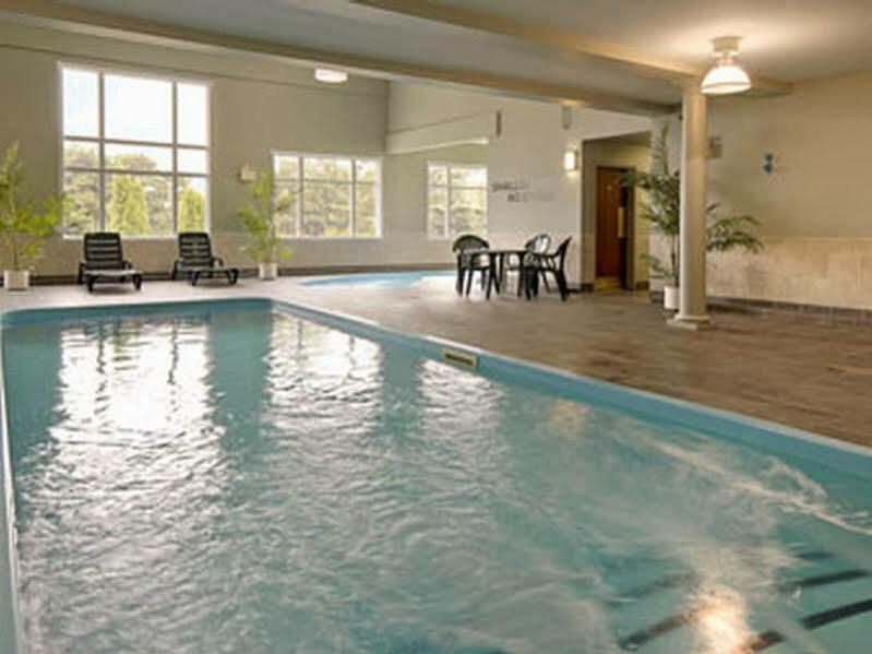 Days Inn By Wyndham Ottawa Airport Eksteriør billede